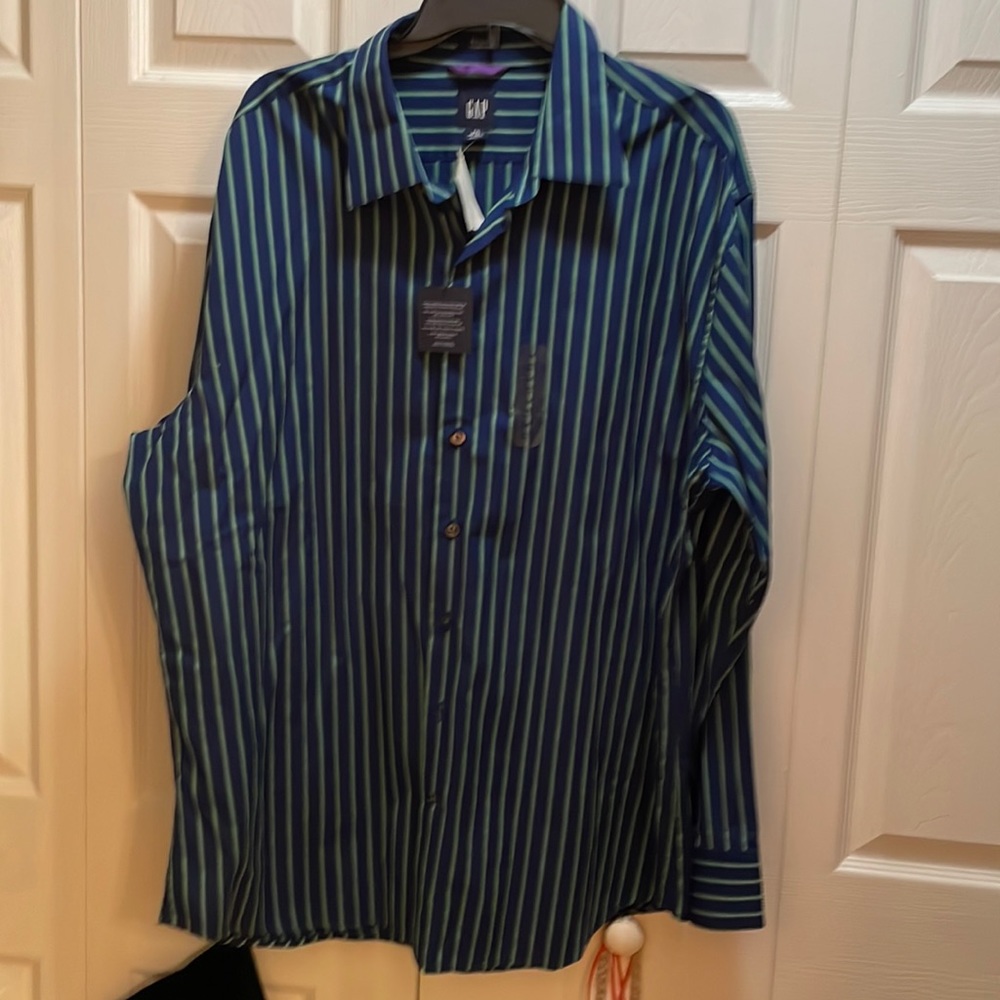 gap shirt long sleeve
